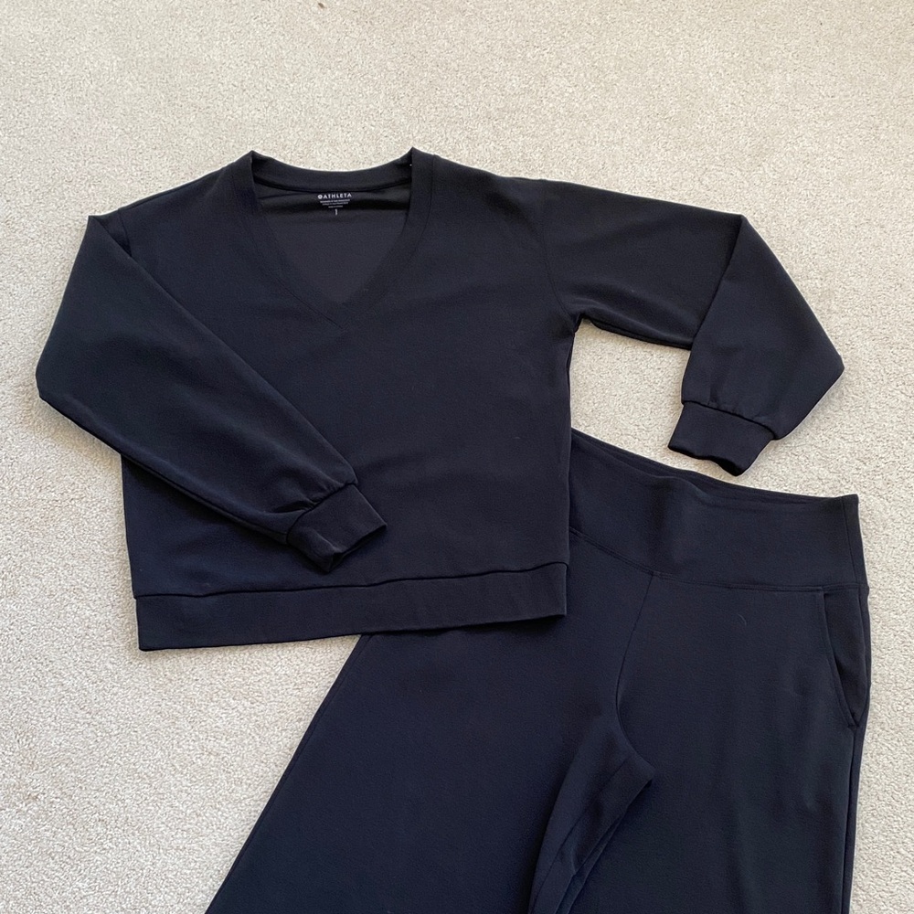 🌸ATHLETA SET Black V-Neck Sweater and Wide-Leg Cropped Pants Set